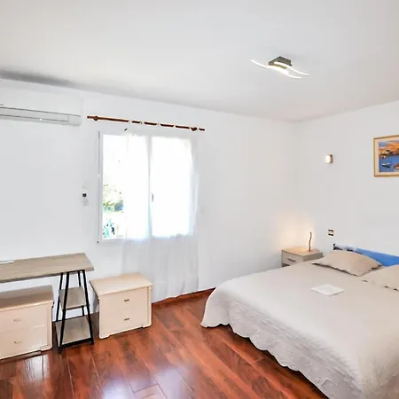 Prázdninový dům Authentique Maison Piscine